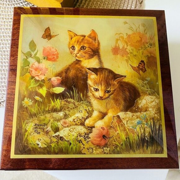 Vintage Ercolano Kitten Cat Music Box Jewelry Box - Plays Music! - Picture 1 of 4
